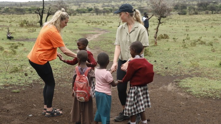 Human Security master student Karoline Kvist and Political Science master student Tenna Axelsen from Aarhus University are currently in the Maasai Mara to collect data on their projects.
